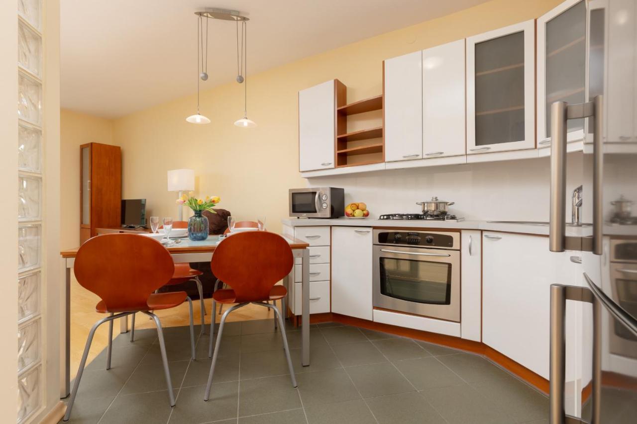 Spacious & Quiet 1 Bedroom Apartment In Pruszkow By Noclegi Renters Exterior photo